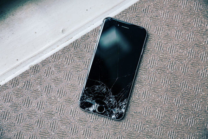 Iphoneの修理不能になりやすいケースと見極め方を紹介 お役立ちコラム Iphoneデータ復旧 基板修理サービス Firebird