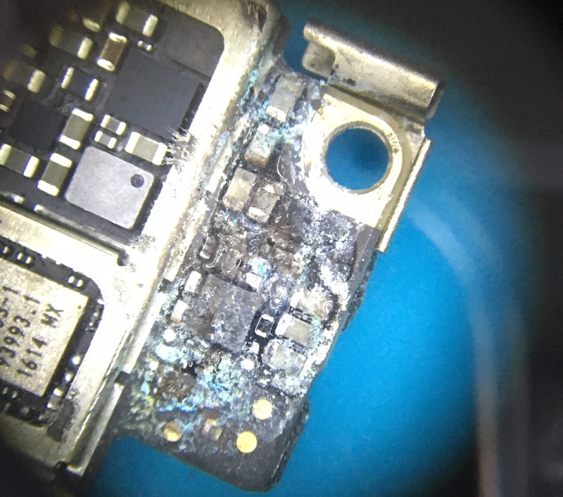 iPhone7(A1779) プール水没による他店修理不可の端末復旧 - iPhone 